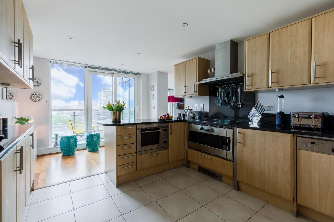 Best Thames View In Town! Large Luxxe Nomad Design Family Home London Kültér fotó
