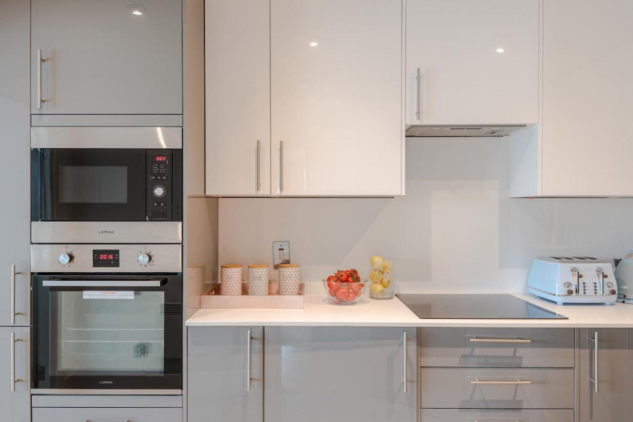 Best Thames View In Town! Large Luxxe Nomad Design Family Home London Kültér fotó