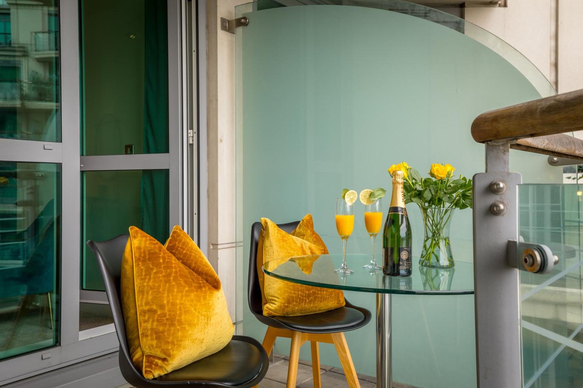 Best Thames View In Town! Large Luxxe Nomad Design Family Home London Kültér fotó